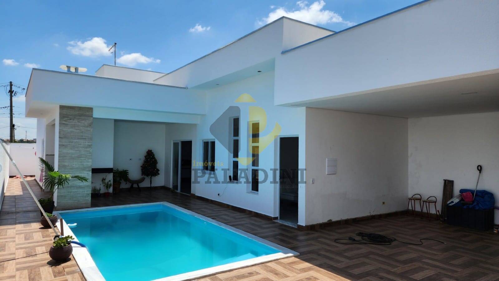 Casa à venda com 3 quartos, 150m² - Foto 2