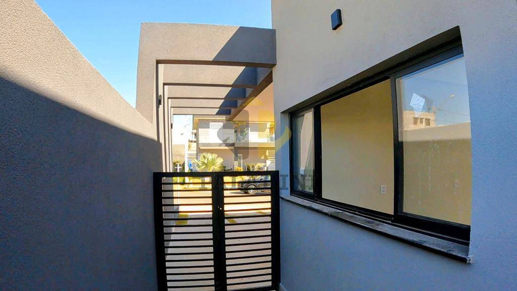 Casa de Condomínio à venda com 3 quartos, 300m² - Foto 3