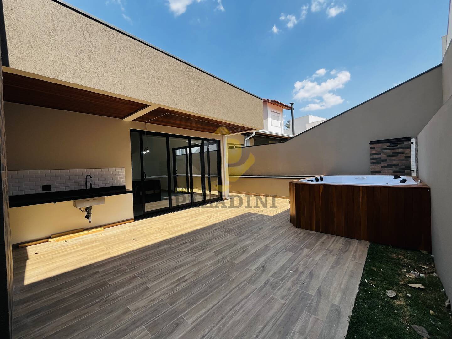 Casa à venda com 3 quartos, 205m² - Foto 5